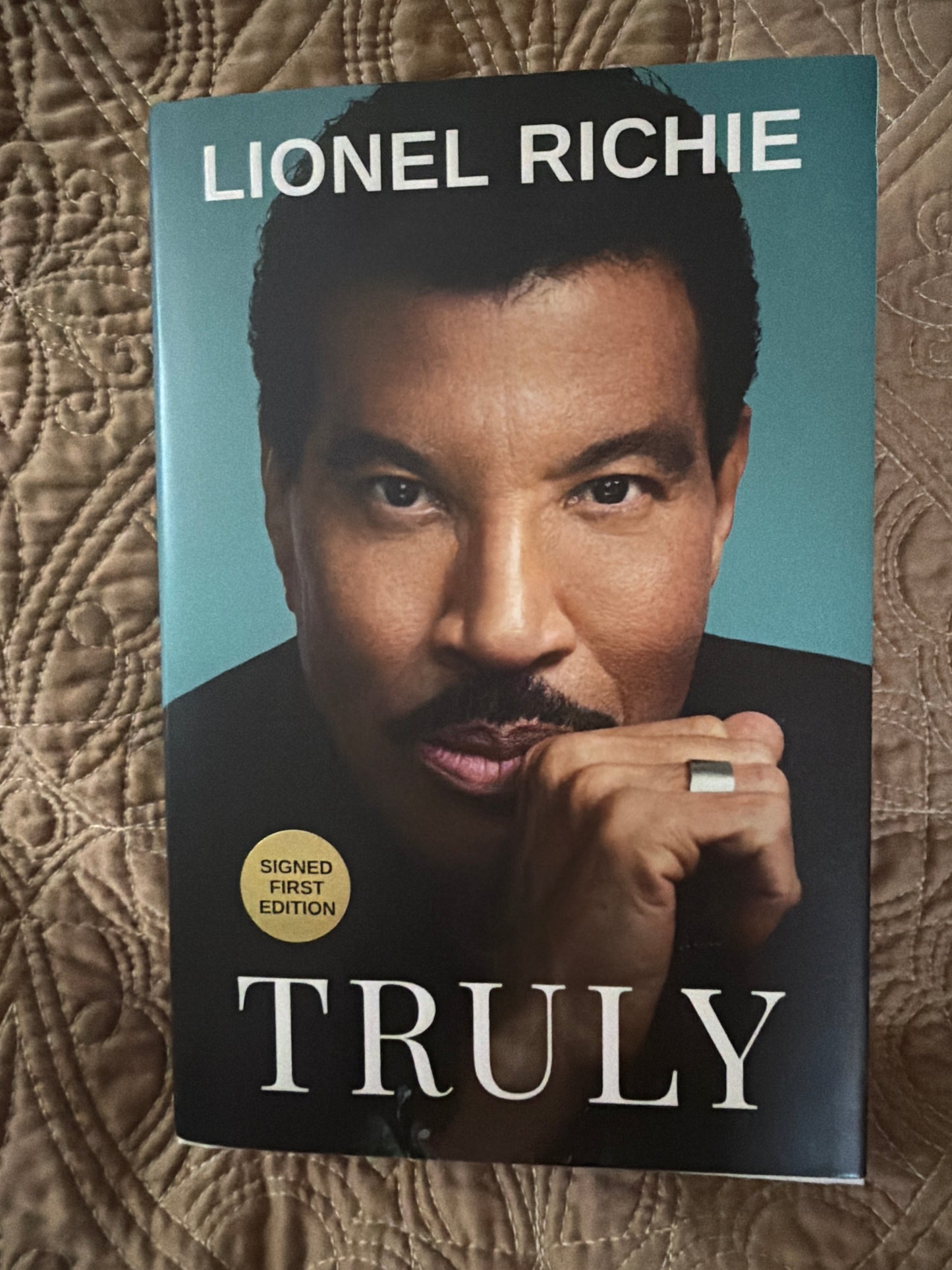Lionel Richie - Truly Book NEW (Autographed)