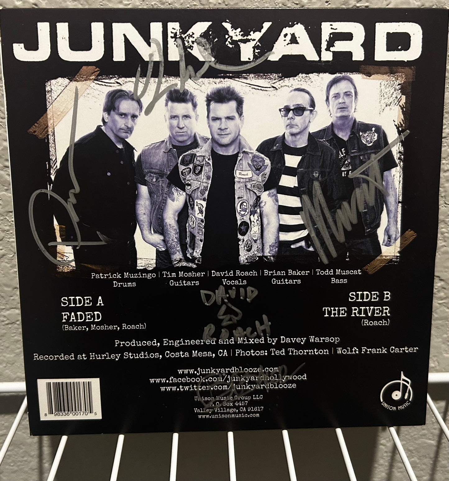 Junkyard-Self Titled(Autographed by Band & Late David Roach)7"VINYL